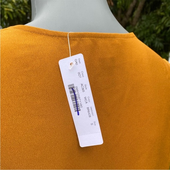 J. Crew Ruffle V-Neck Front Satin Crepe sleeveless Top Size S NWT - Picture 4 of 7